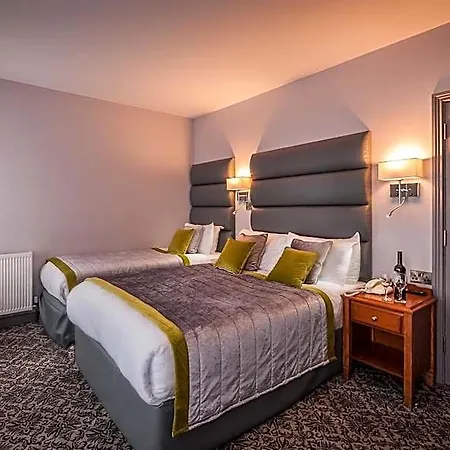 Of Shadows Hotel 3*